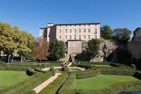 CHATEAU ENTRECASTEAUX