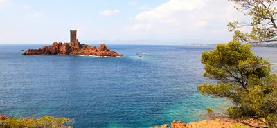 vue de la tour et de l'ile d'or