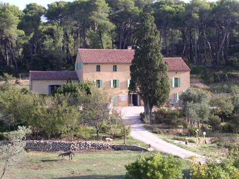 Maison de la nature des 4 Frères dans un écrin de verdure